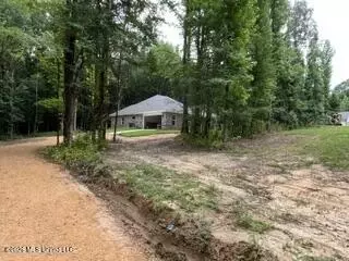 1970 Smart Rd, Como, MS 38619