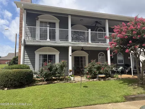 43 Lake Barnett Dr, Brandon, MS 39047