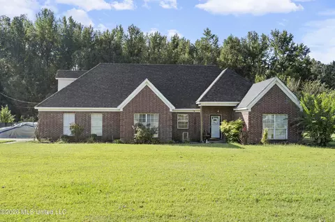 170 Dry Field Rd, Byhalia, MS 38611