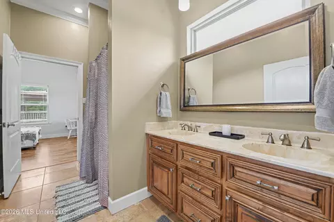 Bath - 25034 Yellow Bluff Rd, Lucedale, MS 39452 photo 5 of 6