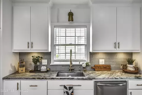 Kitchen - 1030 Manship St, Jackson, MS 39202 photo 5 of 9