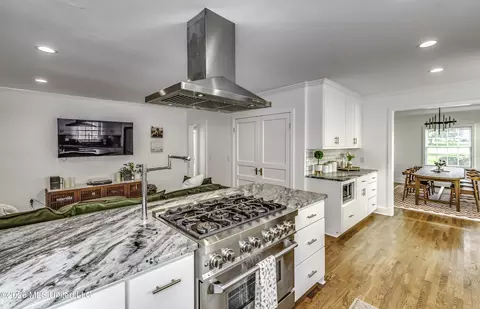 Kitchen - 1030 Manship St, Jackson, MS 39202 photo 6 of 9