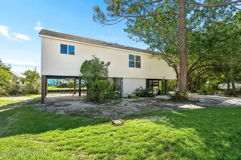 6178 Pontiac Dr, Kiln, MS 39556