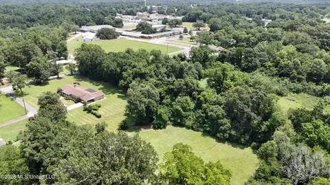 View/Area - 203 Church St, Lucedale, MS 39452 photo 2 of 11