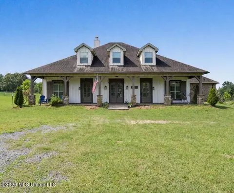 129 Howell Ferry Rd, Lucedale, MS 39452