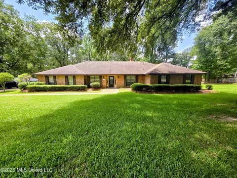 603 Trailwood Dr, Clinton, MS 39056