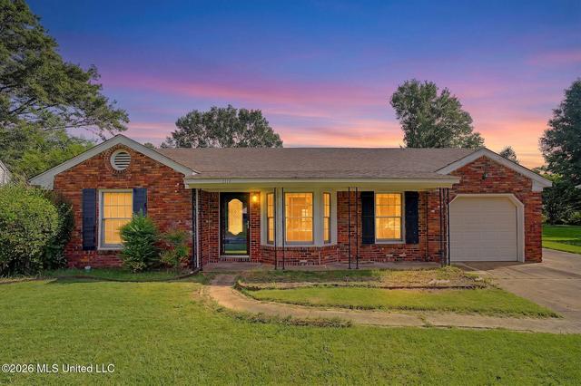 2118 Cedarcrest Dr, Southaven, MS 38671