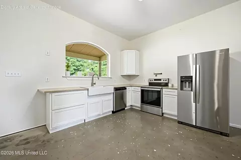 Kitchen - 3236 Barton-agricola Rd, Lucedale, MS 39452 photo 2 of 3
