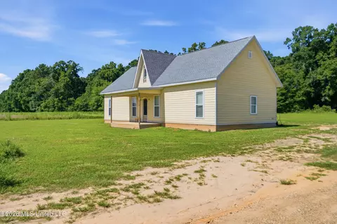 Exterior - 3236 Barton-agricola Rd, Lucedale, MS 39452 photo 2 of 8