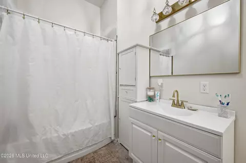 Bath - 3236 Barton-agricola Rd, Lucedale, MS 39452 photo 1 of 1