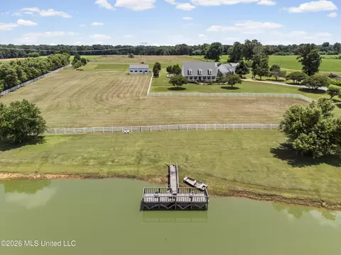1646 Valentine Rd, Holly Springs, MS 38635