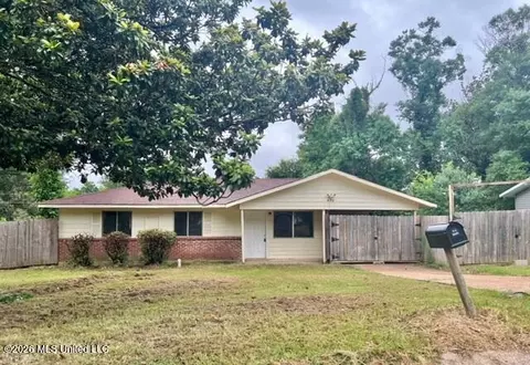 428 Queen Marie Ln, Jackson, MS 39209 photo 1