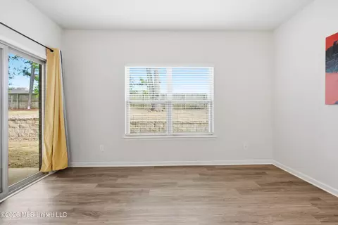 Living - 2333 Hyacinth Ln, Hernando, MS 38632 photo 1 of 1