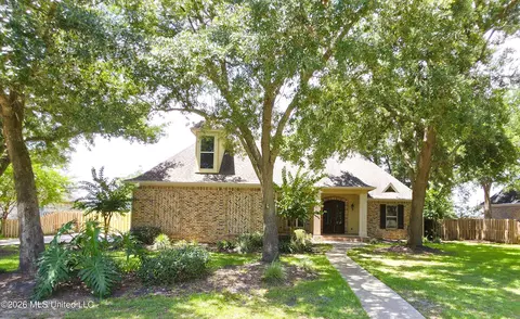 3024 Oakleigh Cir, Ocean Springs, MS 39564