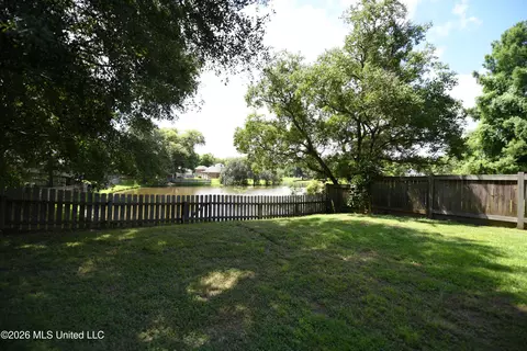 Exterior - 317 Cobblestone Dr, Madison, MS 39110 photo 2 of 4