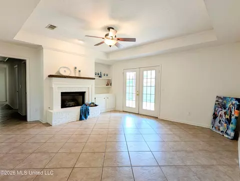 Living - 317 Cobblestone Dr, Madison, MS 39110 photo 1 of 1