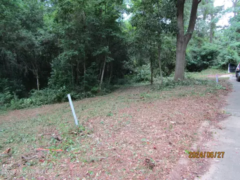 11 Shamroque Dr, Laurel, MS 39440 photo 2