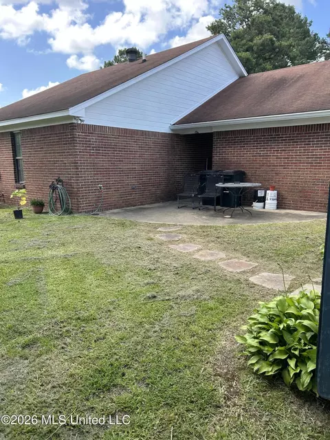 Exterior - 175 Riverbend Dr, Byram, MS 39272 photo 3 of 4