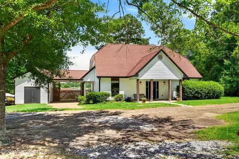 68 Bucaneer Cir, Carriere, MS 39426