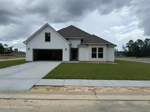 6000 Cardona Dr, Ocean Springs, MS 39564