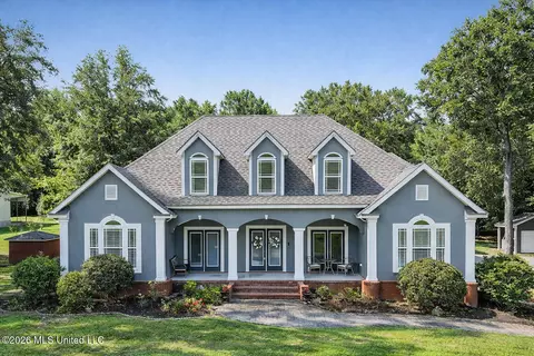 5402 Huckleberry Ln, Moss Point, MS 39562