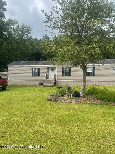 5956 Perryman Ln, Osyka, MS 39657