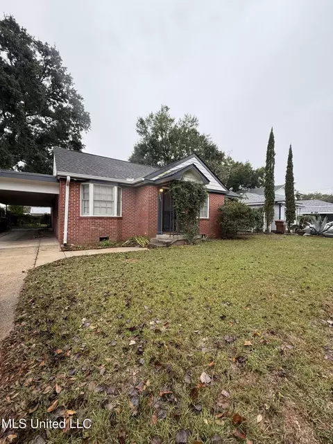 1085 Cherokee St, Biloxi, MS 39530