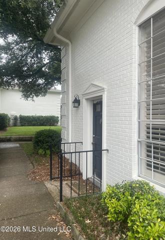 5025 Wayneland Dr #J4, Jackson, MS 39211