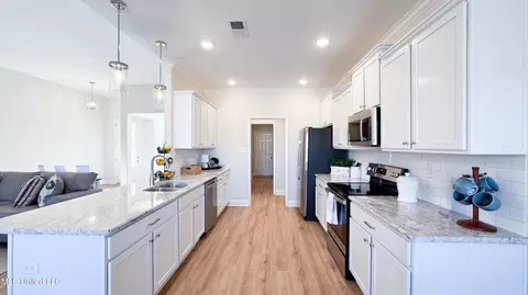 Kitchen - 7722 Willow Way, Hernando, MS 38632 photo 1 of 5