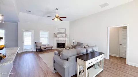 Living - 7722 Willow Way, Hernando, MS 38632 photo 1 of 1