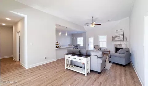 Entry Way - 7722 Willow Way, Hernando, MS 38632 photo 3 of 3