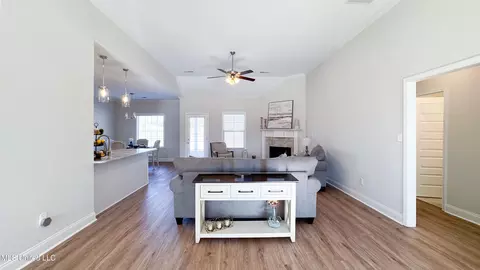 Entry Way - 7722 Willow Way, Hernando, MS 38632 photo 2 of 3