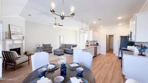 Dining - 7722 Willow Way, Hernando, MS 38632 photo 1 of 2