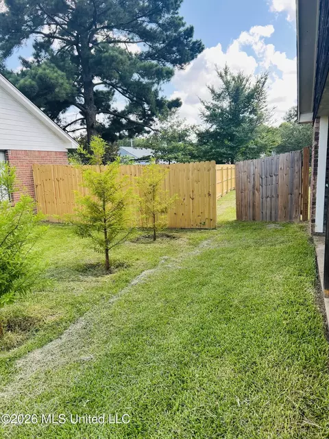 Exterior - 171 Riverbend Dr, Byram, MS 39272 photo 3 of 5