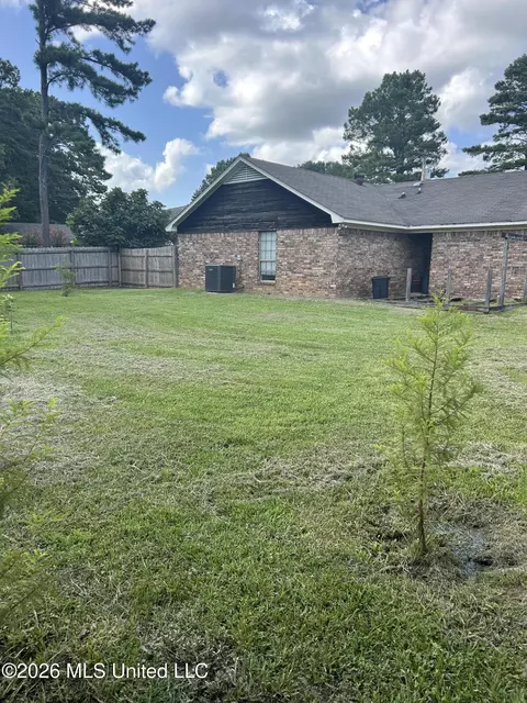 Exterior - 171 Riverbend Dr, Byram, MS 39272 photo 5 of 5