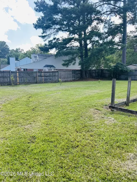 Exterior - 171 Riverbend Dr, Byram, MS 39272 photo 2 of 5