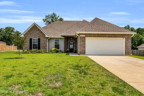 14295 Swan Ridge Cir, Gulfport, MS 39503