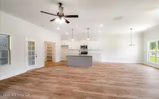 Living - 2263 Scott Mdws Ln, Hernando, MS 38632 photo 3 of 6