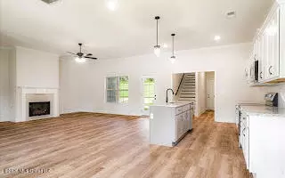 Living - 2263 Scott Mdws Ln, Hernando, MS 38632 photo 2 of 6
