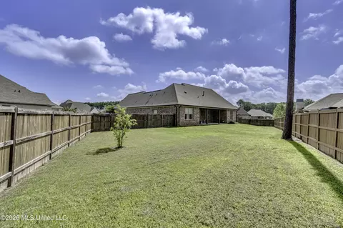 Exterior - 1007 Paddle Ln, Brandon, MS 39047 photo 9 of 12