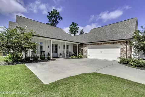 Exterior - 1007 Paddle Ln, Brandon, MS 39047 photo 3 of 12