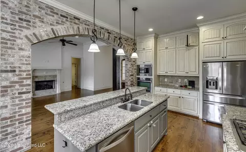 Kitchen - 146 Hemlock Ln, Madison, MS 39110 photo 1 of 6