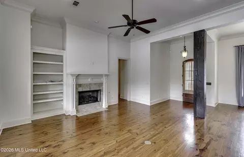 Living - 146 Hemlock Ln, Madison, MS 39110 photo 3 of 4