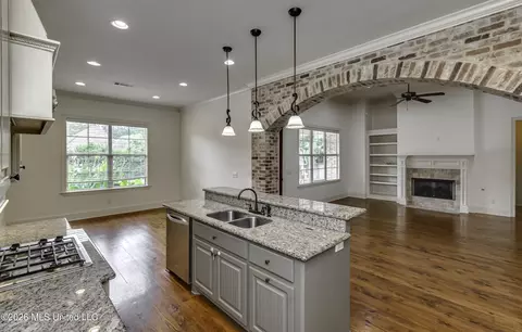Kitchen - 146 Hemlock Ln, Madison, MS 39110 photo 5 of 6