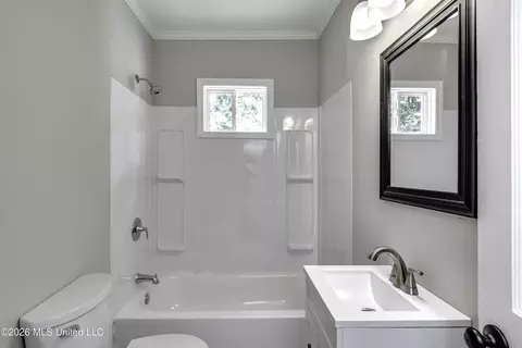 Bath - 314 Hanging Moss Cir, Jackson, MS 39206 photo 1 of 4