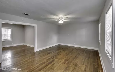 Living - 314 Hanging Moss Cir, Jackson, MS 39206 photo 1 of 5