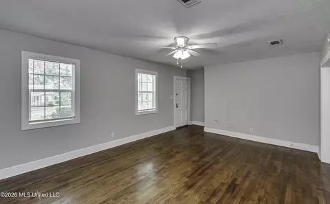Living - 314 Hanging Moss Cir, Jackson, MS 39206 photo 3 of 5