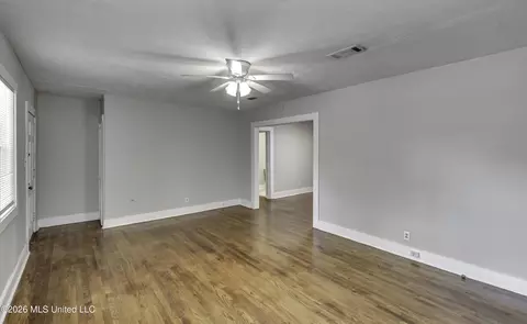 Living - 314 Hanging Moss Cir, Jackson, MS 39206 photo 2 of 5