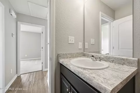 Entry Way - 15450 Constitution Rd, Moss Point, MS 39562 photo 4 of 5