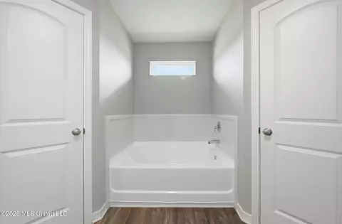 Entry Way - 15450 Constitution Rd, Moss Point, MS 39562 photo 2 of 5